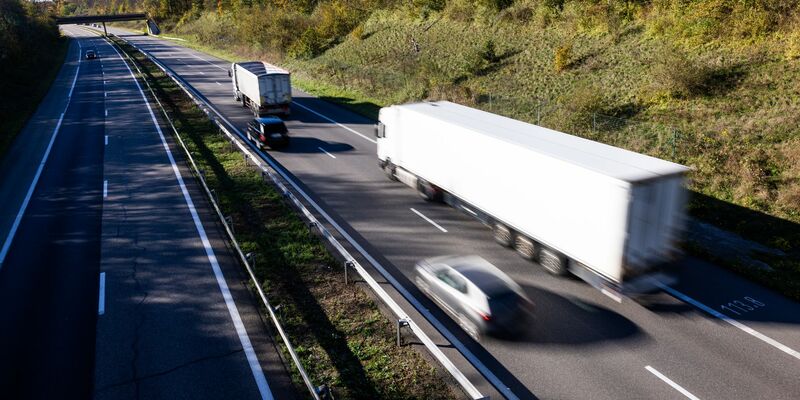 In einem aus Spanien kommenden Lastzug haben französische Fahnder 1,3 Tonnen Kokain entdeckt. (Symbolbild) - Foto: Philipp von Ditfurth/dpa