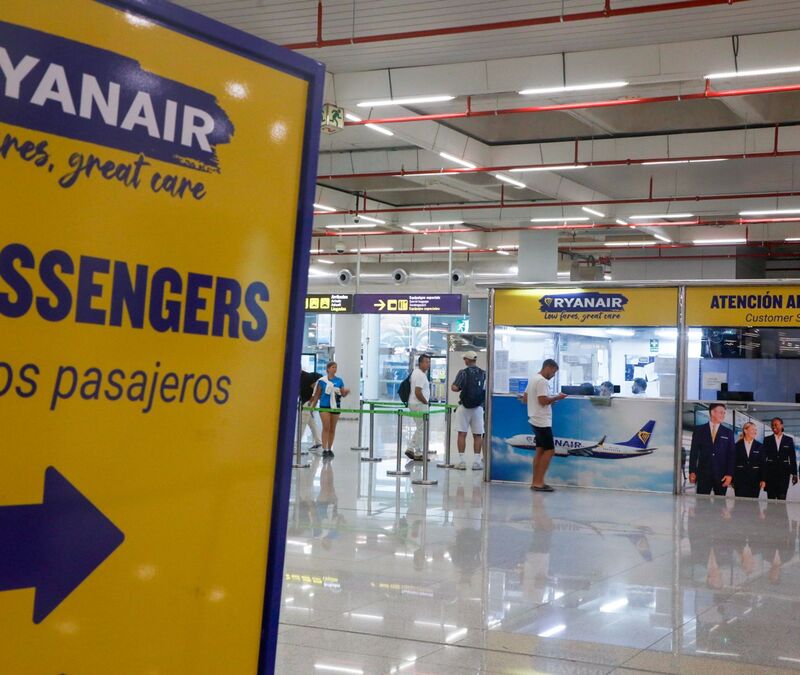 Der Streik des Bodenpersonals für Ryanair in Spanien hatte zunächst kaum Auswirkungen für die Passagiere. Es gab leichte Verspätungen, aber von gestrichenen Flügen wurde nichts bekannt.  - Foto: Clara Margais/dpa