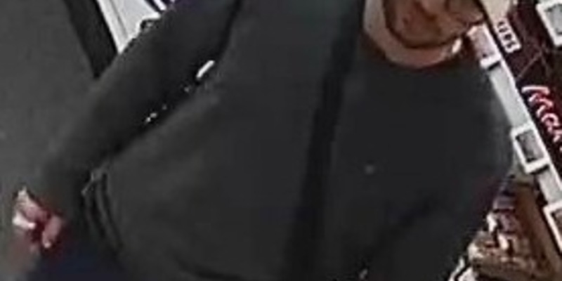 POL-STD: Stader Polizei sucht unbekannten Wohnungseinbrecher mit Bildern aus der Überwachungskamera - Foto: presseportal.de