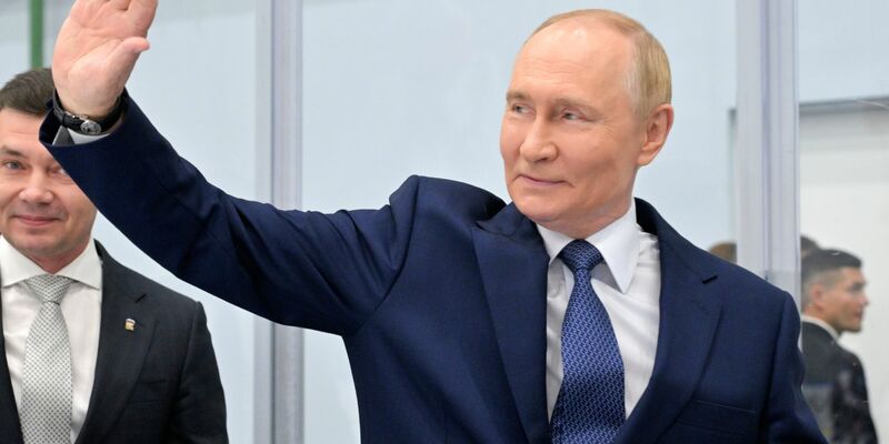 Kremlchef Wladimir Putin hat bei einem Zwischenstopp in Magadan im Fernen Osten Russlands eine Vielzahl an Terminen absolviert, bevor er sich mit US-Präsident Donald Trump in Alaska trifft. - Foto: Alexei Nikolsky/Pool Sputnik Kremlin/AP/dpa