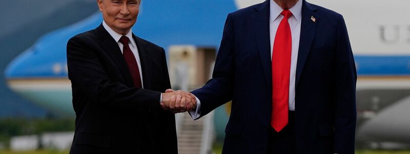 Für Putin war das Treffen mit Trump ein Triumph in Bildern. - Foto: Julia Demaree Nikhinson/AP/dpa