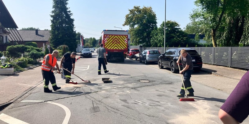 FW-Schermbeck: Ölfleck auf Fahrbahn - Foto: presseportal.de