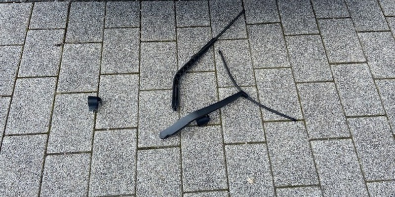 POL-PIROK: Scheibenwischer mutwillig abgerissen - Foto: presseportal.de