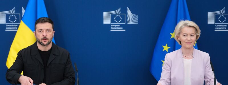 EU-Kommissionspräsidentin Ursula von der Leyen reist am Montag mit. - Foto: Uncredited/AP/dpa