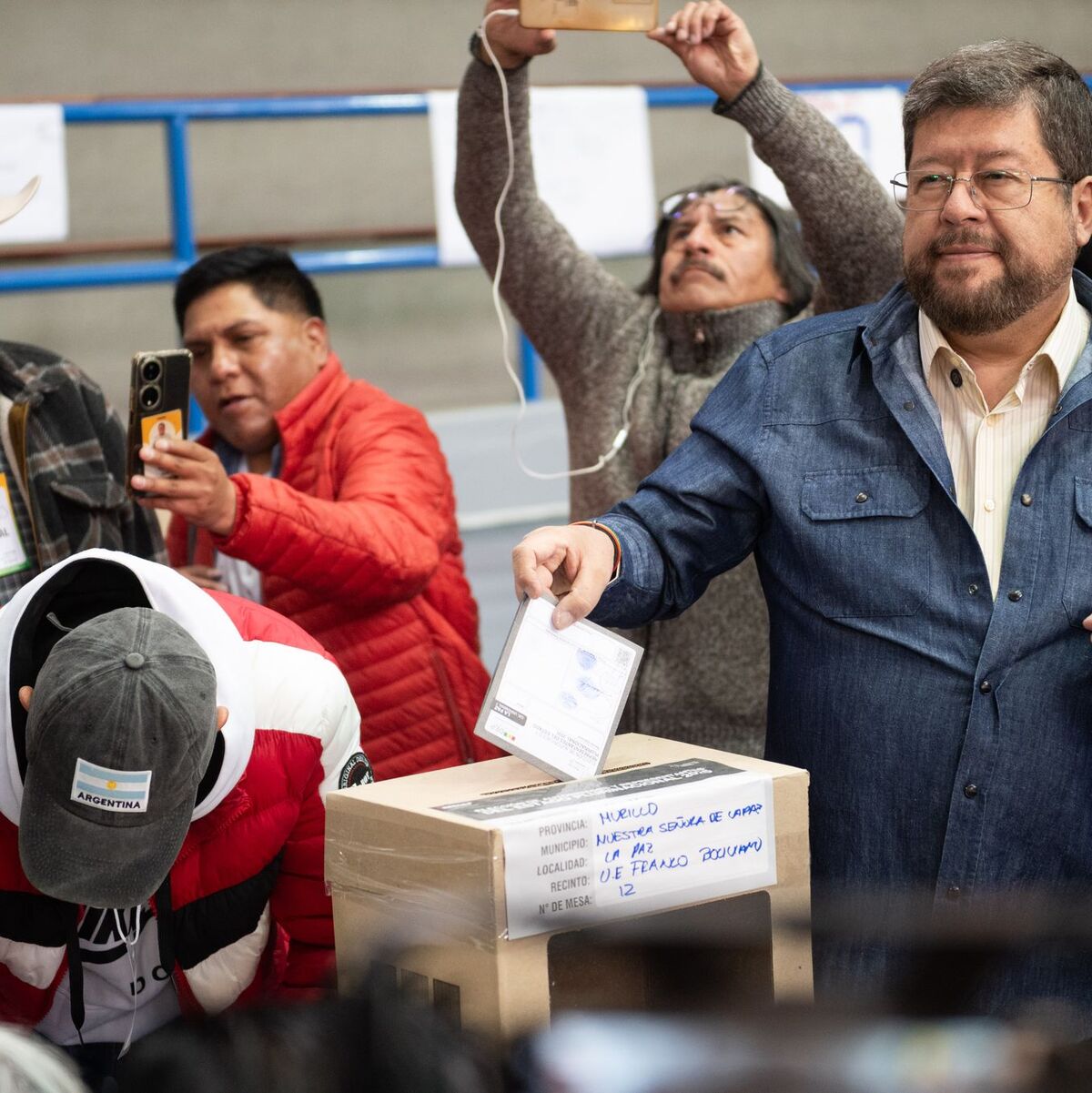 Präsidentschaftskandidat Samuel Doria Medina galt lange als Favorit für eine Stichwahl, landete aber auf dem dritten Platz. - Foto: Radoslaw Czajkowski/dpa