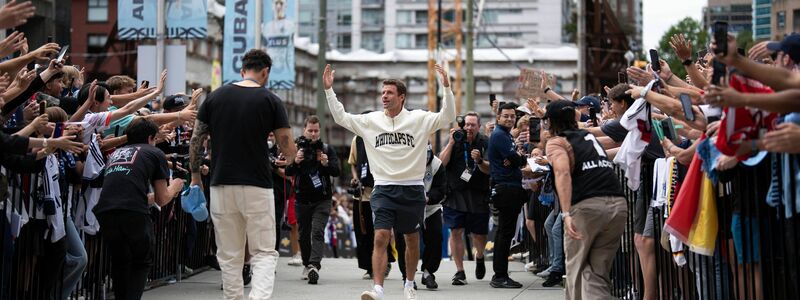 Der Müller-Transfer hat in Vancouver eine richtige Euphorie ausgelöst. - Foto: Ethan Cairns//The Canadian Press/AP/dpa
