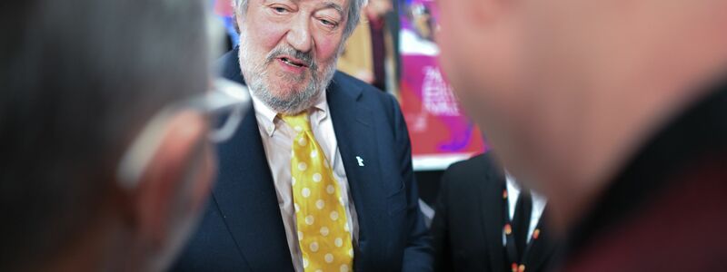 Der Brite Stephen Fry schreibt die «Odyssee» mit einem Augenzwinkern. (Archivbild) - Foto: Sebastian Christoph Gollnow/dpa