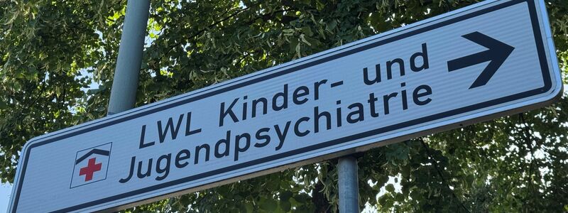 Eine 13-jährige Patientin der Paderborner Jugendpsychiatrie soll eine Betreuerin mit einem Küchenmesser angegriffen haben. - Foto: Christian Müller/dpa