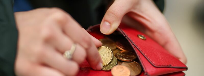 Der deutsche Staat hat im vergangenen Jahr mehr Geld für Sozialhilfe ausgegeben. (Symbolbild) - Foto: Jan Woitas/dpa