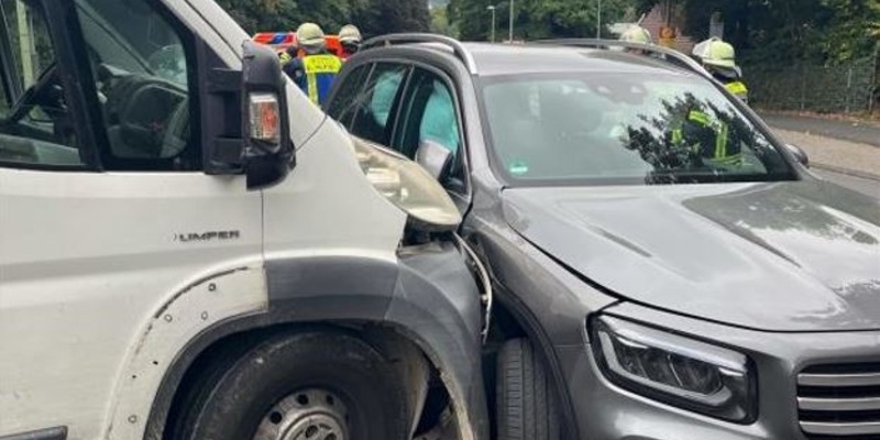 POL-HA: Verkehrsunfall mit einer Leichtverletzten und 45.000 Euro Schaden - Foto: presseportal.de