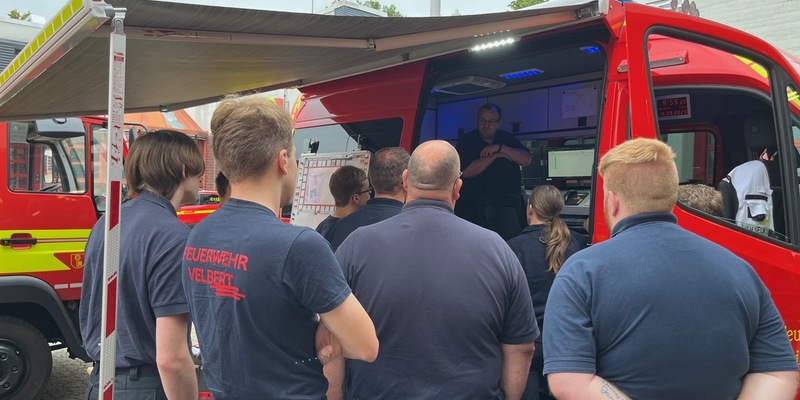 FW-Heiligenhaus: Feuerwehreinheiten absolvieren gemeinsame Einsatzübung - Foto: presseportal.de