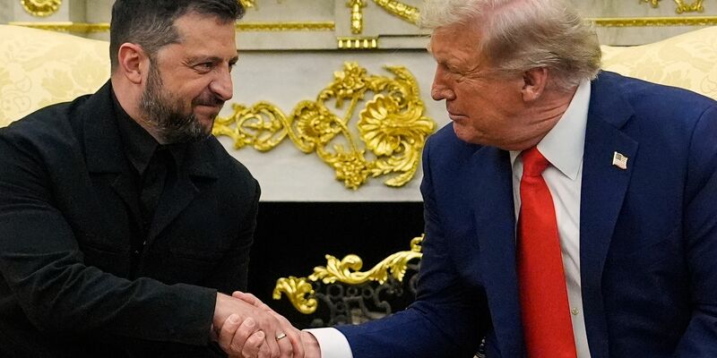 Selenskyj und Trump sprachen vor Journalisten - diesmal ohne Eklat. - Foto: Julia Demaree Nikhinson/AP/dpa