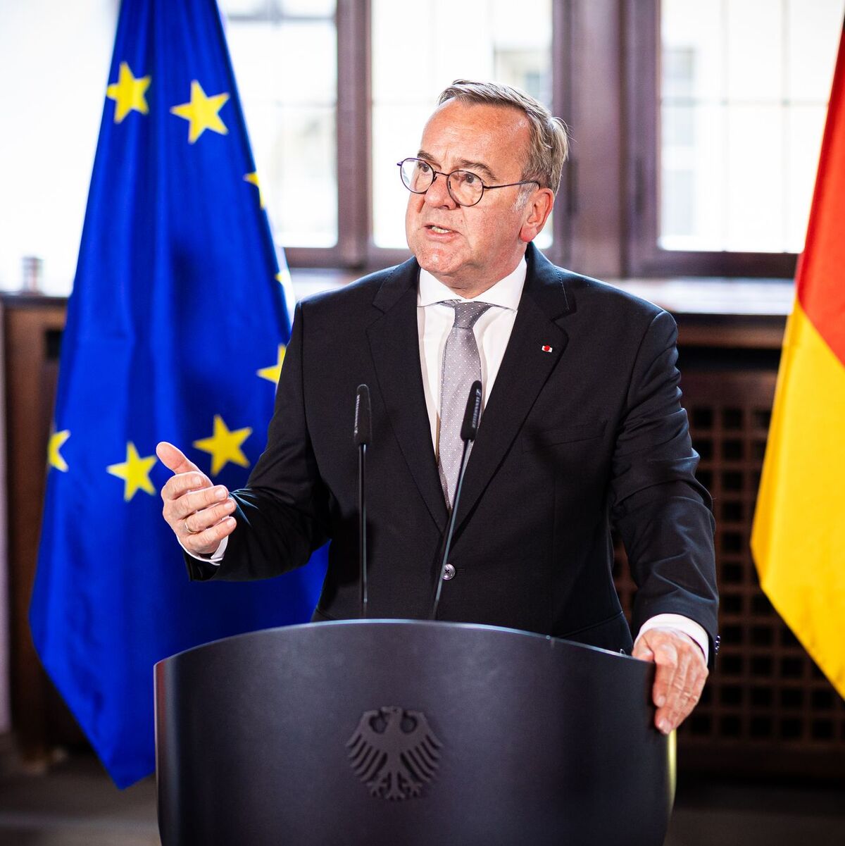 Für Pistorius steht der deutsche Beitrag noch nicht konkret fest.  - Foto: Moritz Frankenberg/dpa