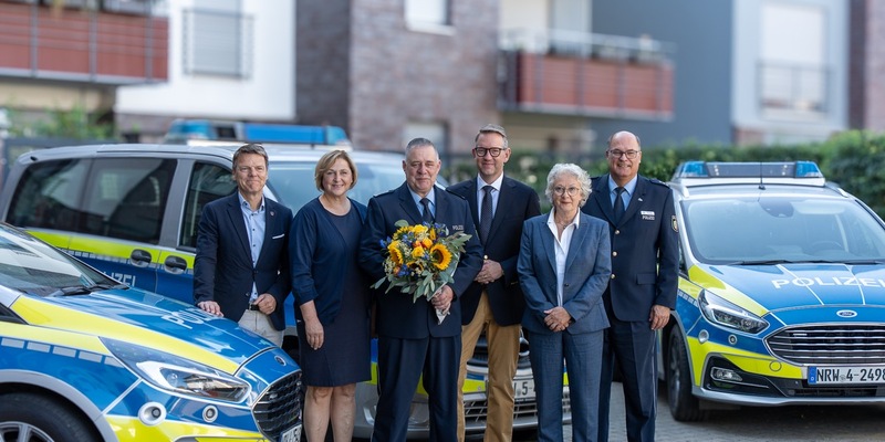POL-WES: Dinslaken - Landrat Ingo Brohl stellt neuen Leiter der Polizeiwache Ost vor/ Korrektur der Bildunterschrift - Foto: presseportal.de
