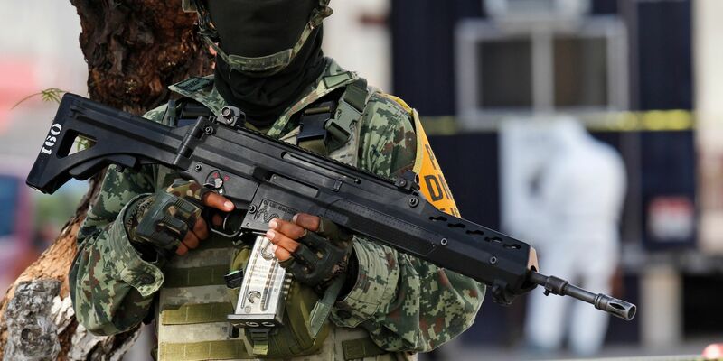 Gewalttätige Banden sind in Mexiko in Drogenkriminalität, Erpressung und Benzindiebstahl verwickelt. Sie kämpfen gegeneinander um Einflusszonen. (Archivbild) - Foto: Mario Armas/AP/dpa