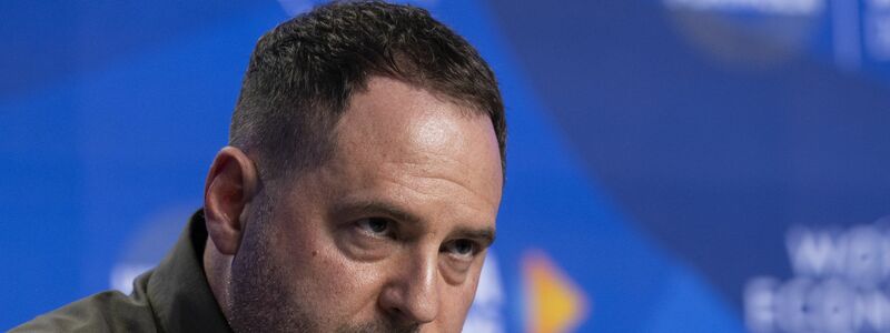 Der Leiter des Präsidentenbüros, Andrij Jermak, galt bisher als der eigentliche starke Mann in der Ukraine. (Archivbild) - Foto: Gian Ehrenzeller/KEYSTONE/dpa