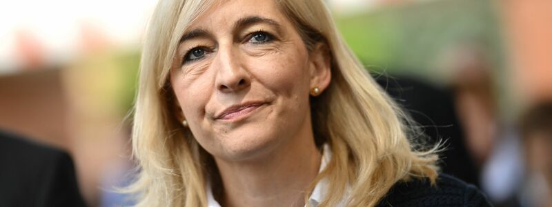 Gesundheitsministerin Warken will die Klinikreform nachbessern (Archivbild). - Foto: Julian Stratenschulte/dpa