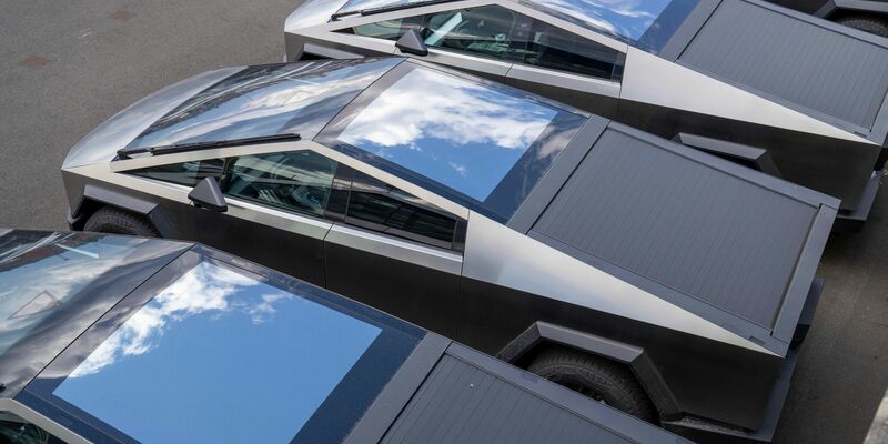 Teslas Cybertruck polarisierte sofort mit seinem ungewöhnlichen Design. (Archivbild)  - Foto: Scott Brauer/ZUMA Press Wire/dpa