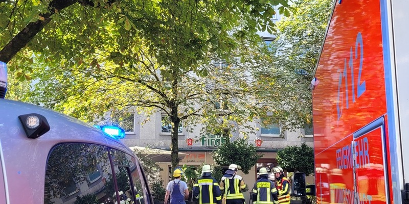 FW-BO: Gemeldetes Feuer mit Menschenleben in Gefahr löst Großeinsatz der Feuerwehr aus - Foto: presseportal.de