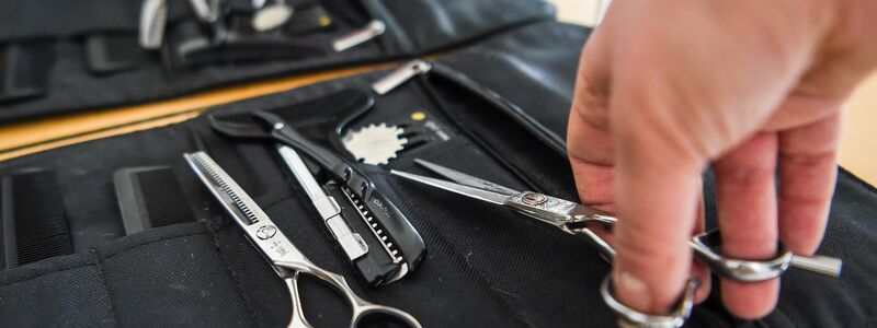 Auch im Friseurhandwerk ist die Zahl der unzufriedenen Auszubildenden relativ hoch. - Foto: Kira Hofmann/dpa-Zentralbild/dpa