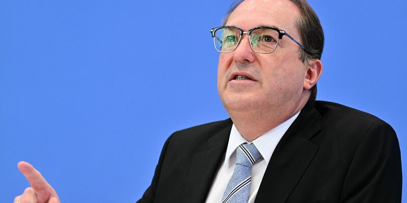 Dobrindt ist erschüttert über die Gewalttat im saarländischen Völklingen.  - Foto: Sebastian Gollnow/dpa