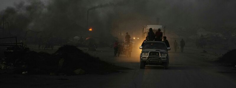Israels Armee ist nach eigenen Angaben bereits in Vororten der Stadt Gaza.  - Foto: Abdel Kareem Hana/AP