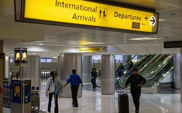 Die USA setzen bestimmte Visaverfahren für 75 Länder aus. (Archivbild) - Foto: Yuki Iwamura/FR171758 AP/dpa