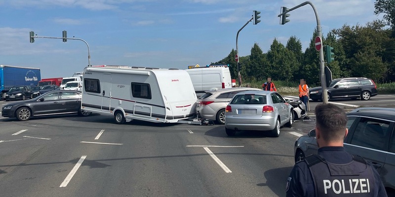POL-DN: Unfall auf der B 56 - Foto: presseportal.de