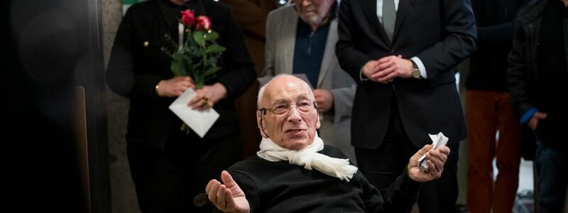 Eugen Gomringer wurde 100 Jahre alt. (Archivbild) - Foto: Daniel Vogl/dpa