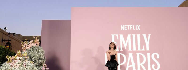 Die britische Schauspielerin Lily Collins spielt in «Emily in Paris» die Titelrolle. (Archivbild) - Foto: Jordan Strauss/Invision/AP