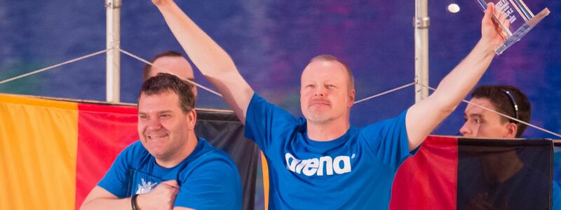 Stefan Raab und Elton arbeiten schon lange immer wieder zusammen. (Archivfoto) - Foto: picture alliance / dpa