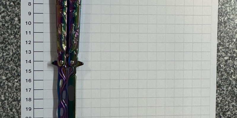 BPOL NRW: Bundespolizei beschlagnahmt im Gelsenkirchener Hauptbahnhof mehrere Messer und ein Pfefferspray. - Foto: presseportal.de