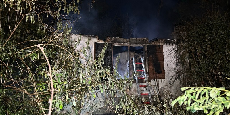 POL-PIROK: Brand eines verlassenen Wochenendhauses - Foto: presseportal.de