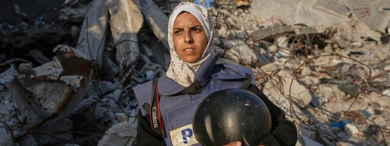 Die freie Journalistin Mariam Dagga wurde im Gazastreifen bei einem israelischen Angriff getötet. - Foto: Jehad Alshrafi/AP/dpa