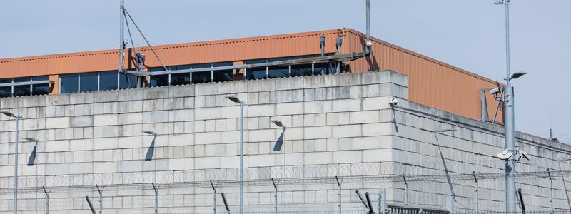 Auf dem Gelände des Forschungszentrums Jülich lagern die Castorbehälter. - Foto: Rolf Vennenbernd/dpa