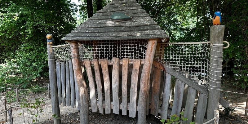 FW Hennef: Kind in Spielgerät eingeklemmt - Foto: presseportal.de