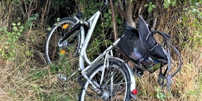 LPI-NDH: Verdächtige Situation - Wer kann Hinweise zu dem abgebildeten Fahrrad geben? - Foto: presseportal.de