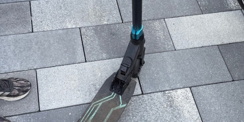 POL-SO: Gefährliche Kinderscooter - Polizei warnt vor illegaler Nutzung im Straßenverkehr - Foto: presseportal.de