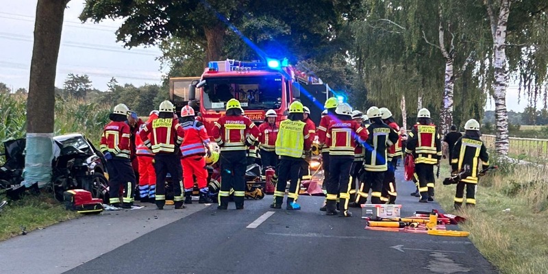 POL-STD: 18-jähriger Fahrer bei Unfall in Brest schwer verletzt, Einbrecher im Imbissbereich des Freibades Hollen-Twielenfleth, 83-jähriger Senior in der Nähe vom Stader Bahnhof beraubt - Polizei sucht Zeugen - Foto: presseportal.de
