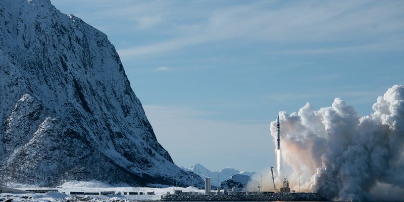 Der Teststart der «Spectrum»-Rakete des deutschen Herstellers Isar Aerospace im März. Das Unternehmen hat die Testphase seiner Rakete noch nicht abgeschlossen, aber bereits kommerzielle Aufträge im Buch. (Archivbild) - Foto: -/Isar Aerospace/dpa