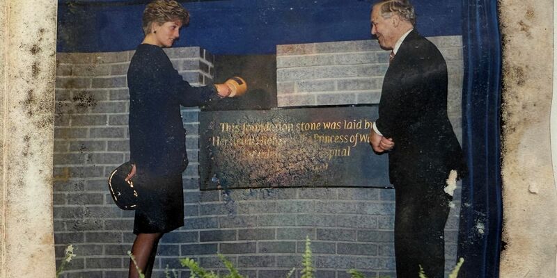 Die Zeitkapsel aus dem Jahr 1991 musste Bauarbeiten für ein neues Krebszentrum weichen. - Foto: -/Great Ormond Street Hospital via PA Media/dpa