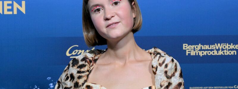 Binnen drei Jahren hat Caroline Wahl drei Romane geschrieben. (Archivbild) - Foto: Felix Hörhager/dpa