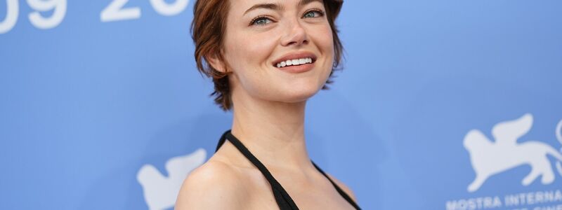 Emma Stone sorgte für Hollywood-Glamour in Venedig. - Foto: Scott A Garfitt/Invision/AP/dpa