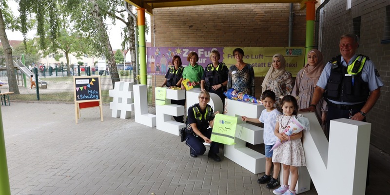 POL-HAM: Sicherer Schulweg - Polizei und Verkehrswacht zum Schulstart an der Hermann-Gmeiner-Grundschule - Foto: presseportal.de