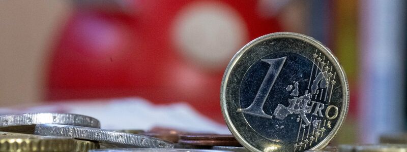 Schon in der Schulzeit zeigen sich Unterschiede im Finanzwissen von Mädchen und Jungen. (Symbolbild)  - Foto: Hendrik Schmidt/dpa
