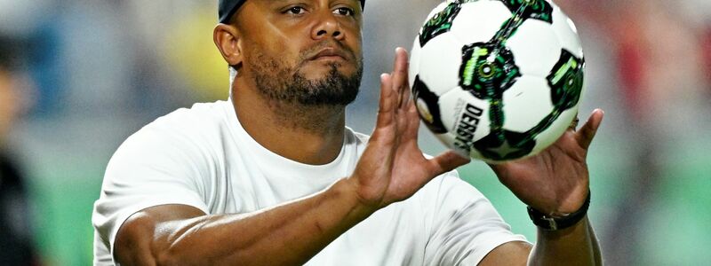 Tritt mit dem FC Bayern am Samstag in Augsburg an: Trainer Vincent Kompany. (Archivbild) - Foto: Uwe Anspach/dpa