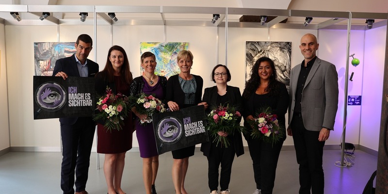 POL-H: Ausstellung Mach es sichtbar sensibilisiert für das Thema sexuelle Belästigung am Arbeitsplatz - Foto: presseportal.de