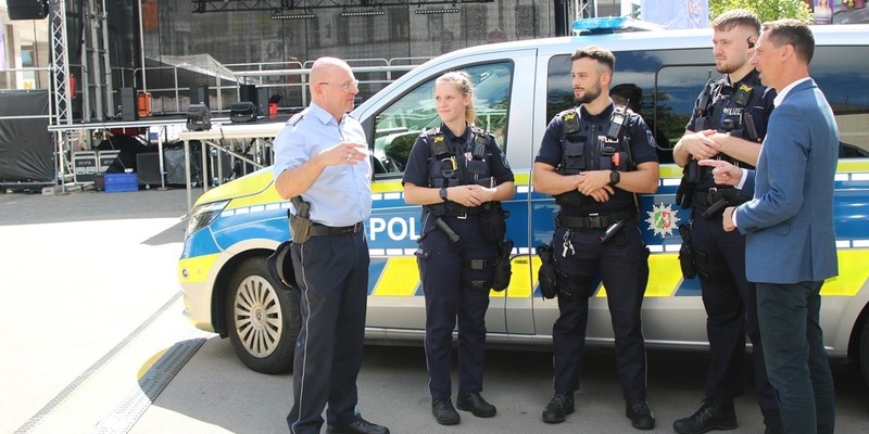 POL-SI: Siegener Stadtfest 2025 - Kreispolizeibehörde Siegen-Wittgenstein leistet mit starken Kräften wichtigen Beitrag zur Sicherheit - Foto: presseportal.de