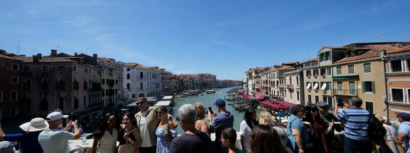 Taschendiebe gehen dorthin, wo die Touristen hingehen – Zaia hat dagegen ein hartes Vorgehen im Sinn. (Archivbild) - Foto: Luca Bruno/AP/dpa