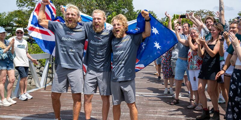 In Australien wurden die Brüder von der Familie und Freunden empfangen.  - Foto: Nuno Avendano/AAP/dpa